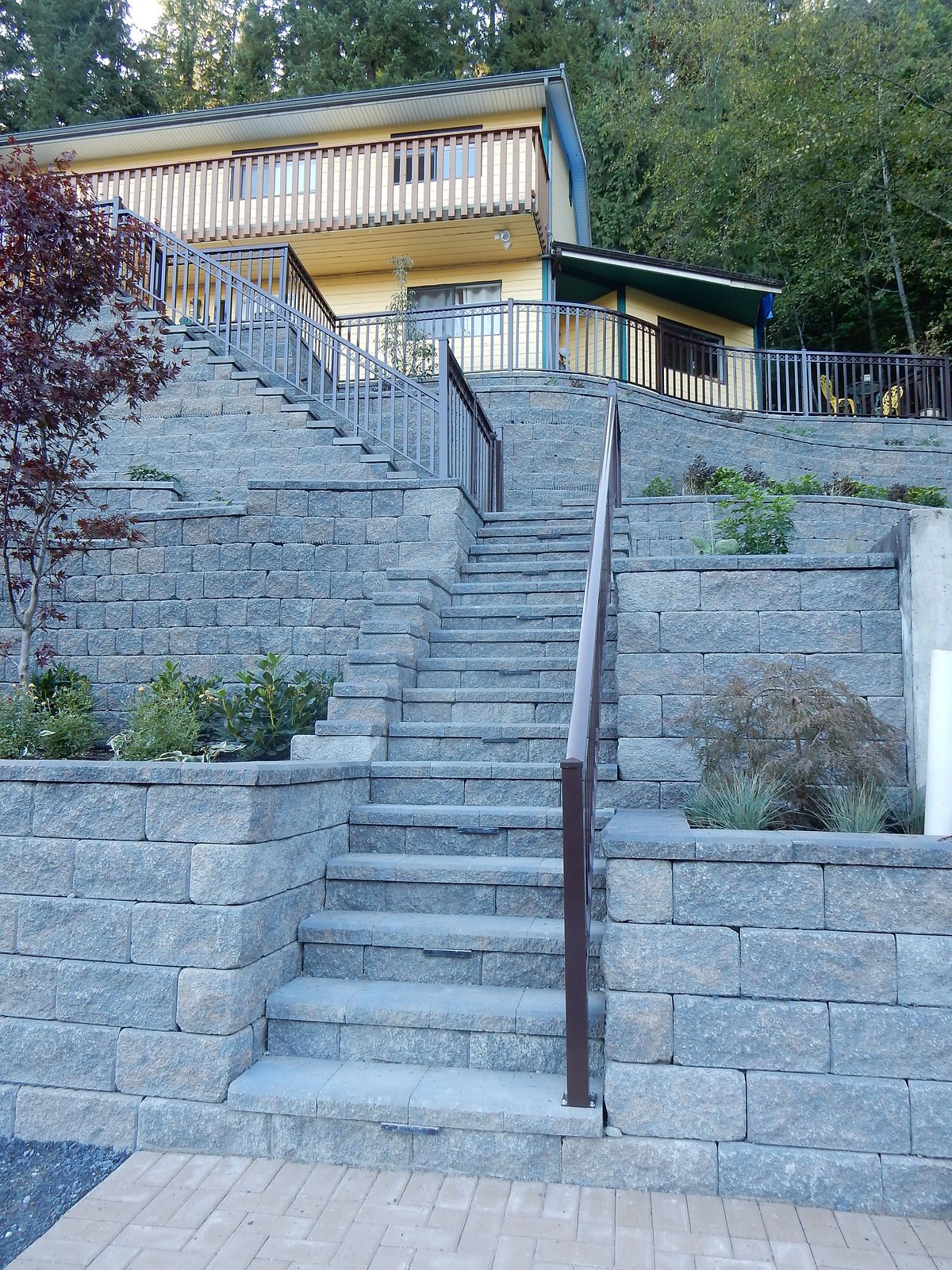 Allan Block Classic retaining wall by Deerwood Landscaping